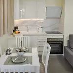 Cozy 1-Bedroom Boutique Apartment With A Patio