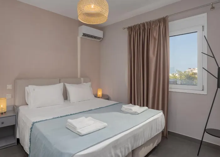 Cozy 1-Bedroom Boutique Apartment With A Patio