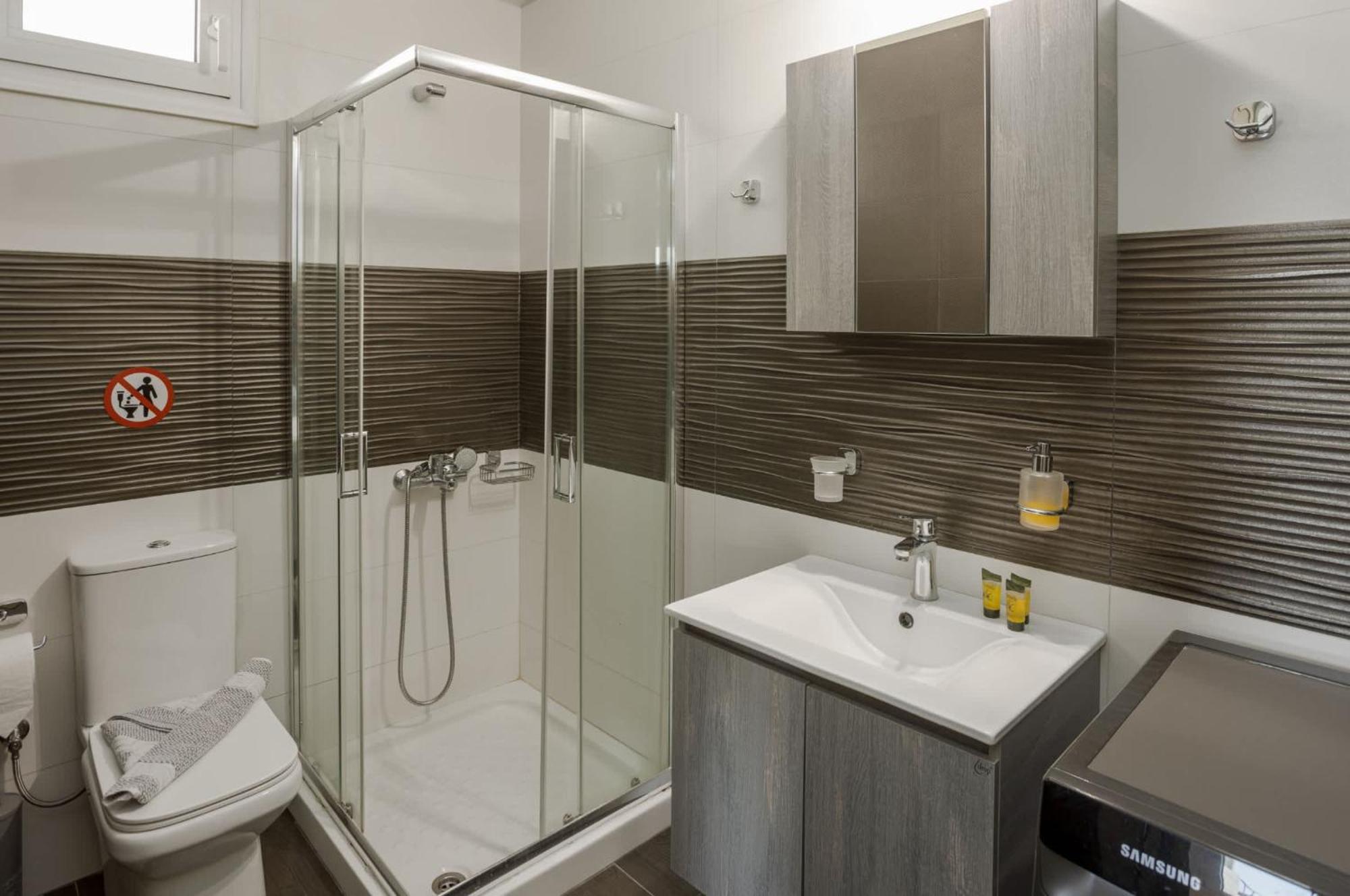 Cozy 1-bedroom Boutique With A Patio