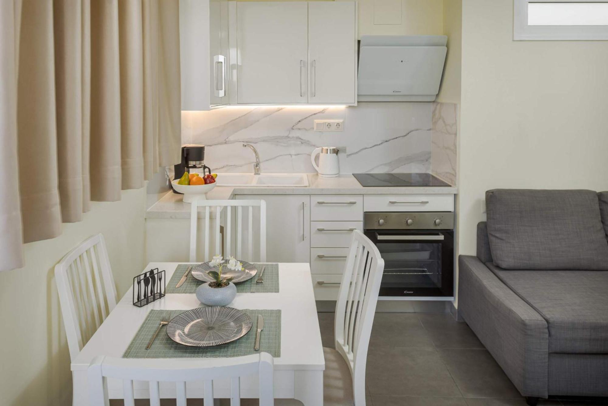 Cozy 1-bedroom Boutique With A Patio Héraklion
