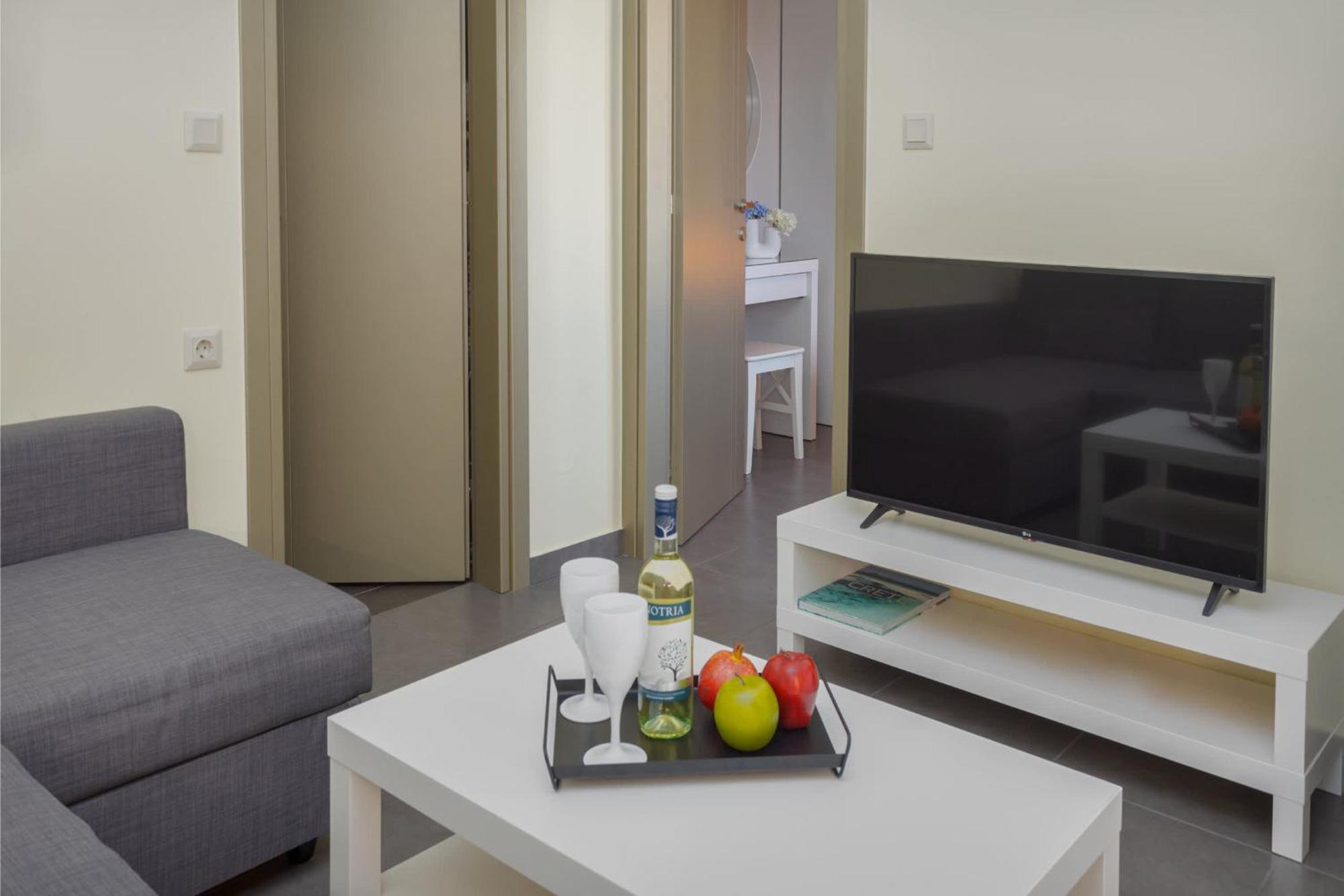 Cozy 1-bedroom Boutique With A Patio Héraklion