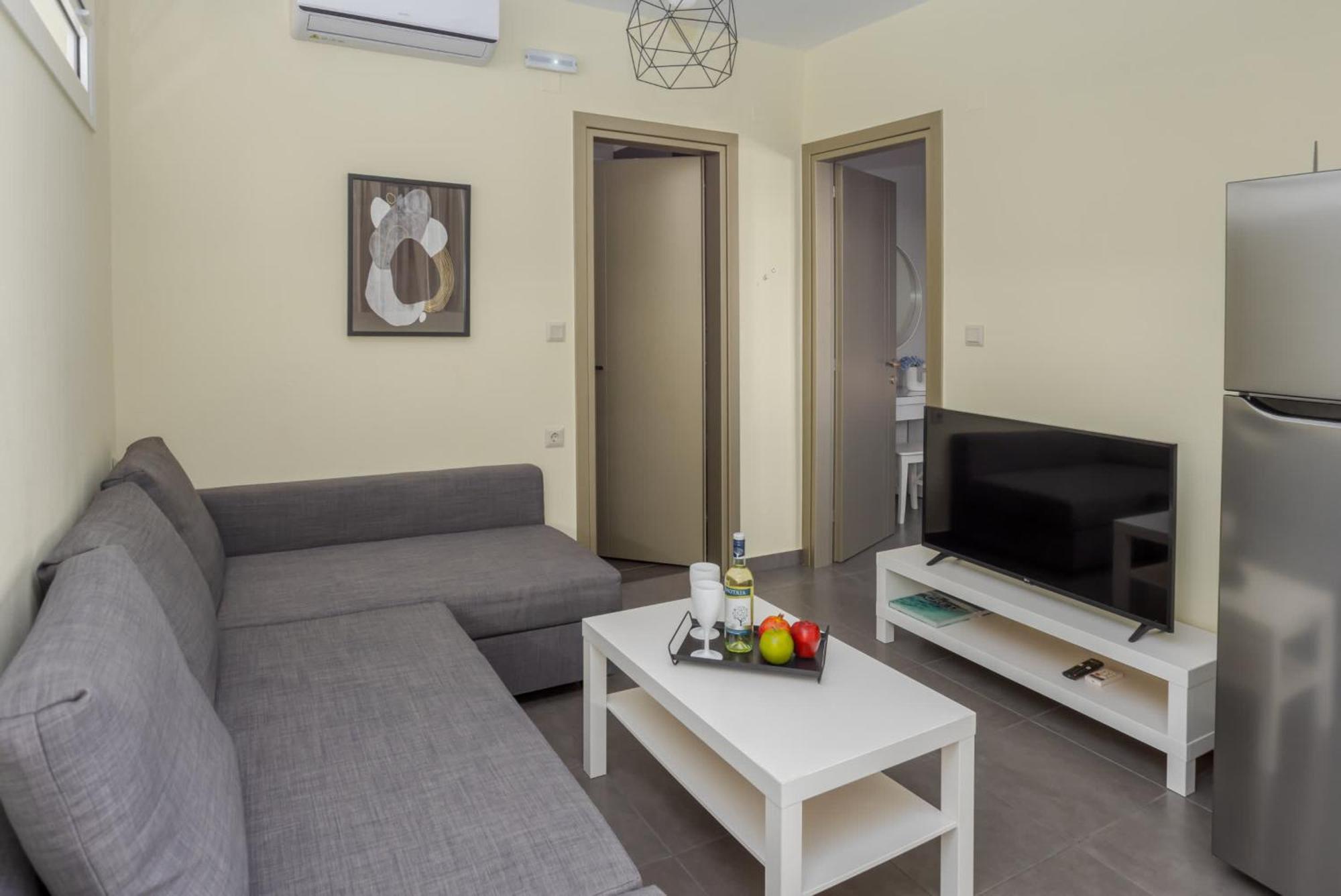 Cozy 1-bedroom Boutique With A Patio